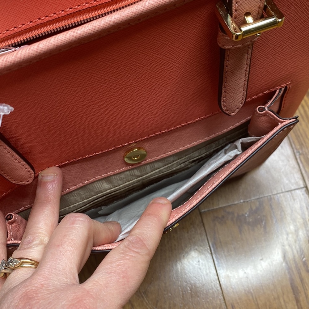 💕 Michael kors NWT jet set leather medium peach tote gorgeous 💕 - Picture 4 of 15